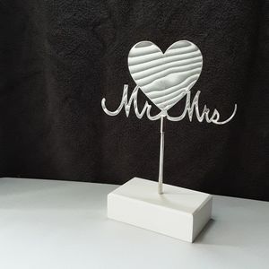 TR  Mr&Mrs metal sign with a white stand